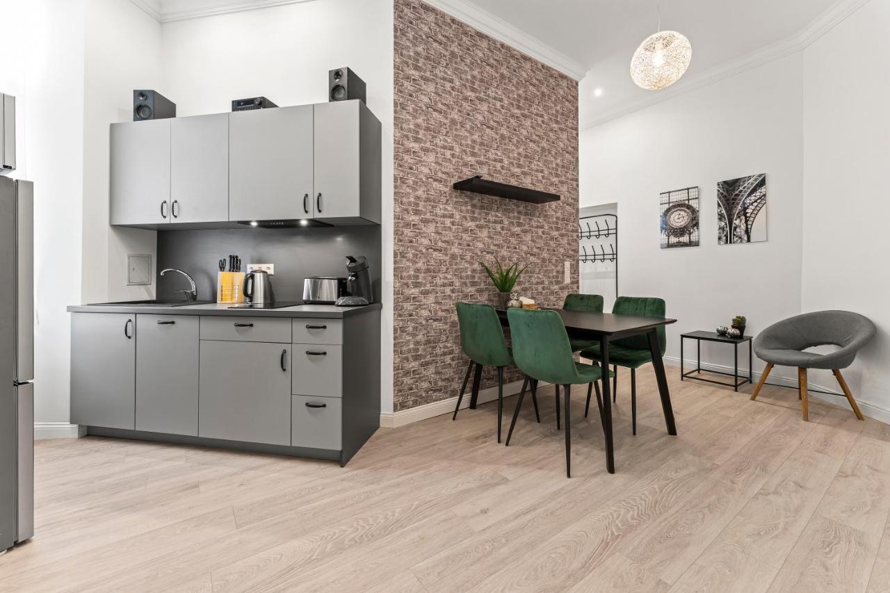 The Mierendorf Iii, Group & Family Friendly, 2 Bedroom 1,5 Bath Rooms, Ideal For 2 -5 Guests — Photos 3